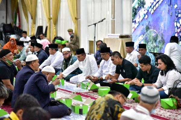 Buka Puasa Bersama Suporter dan Klub Sepak Bola, Edy Rahmayadi Ajak Bersama-sama Majukan Sepak Bola Sumut